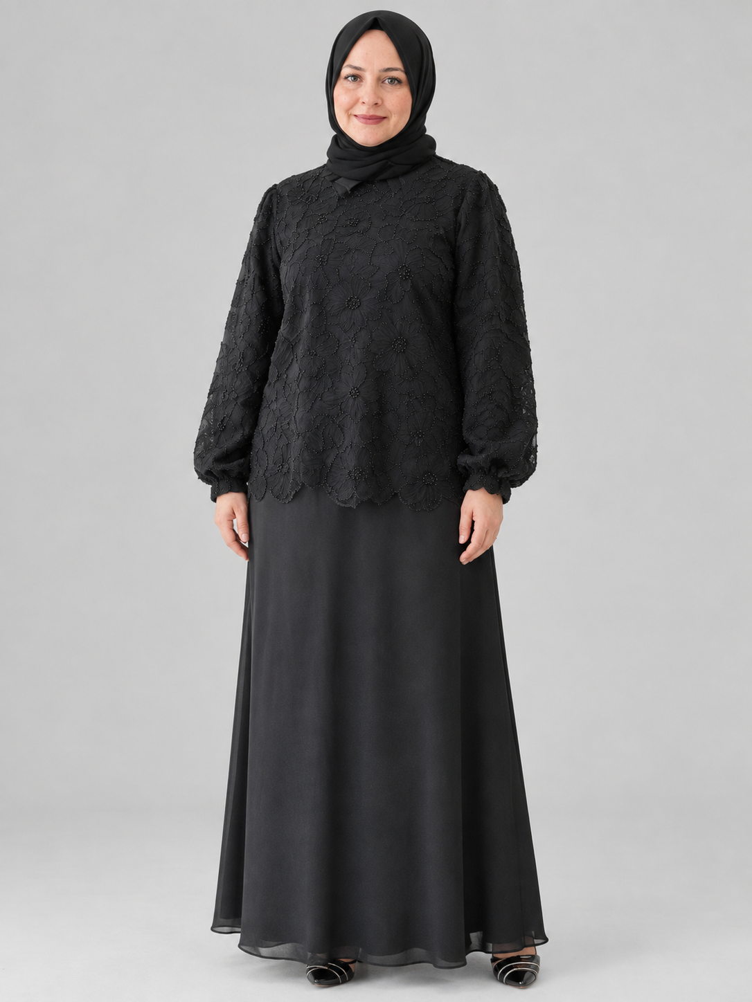 FEYZA ABİYE ETEKLİ TAKIM