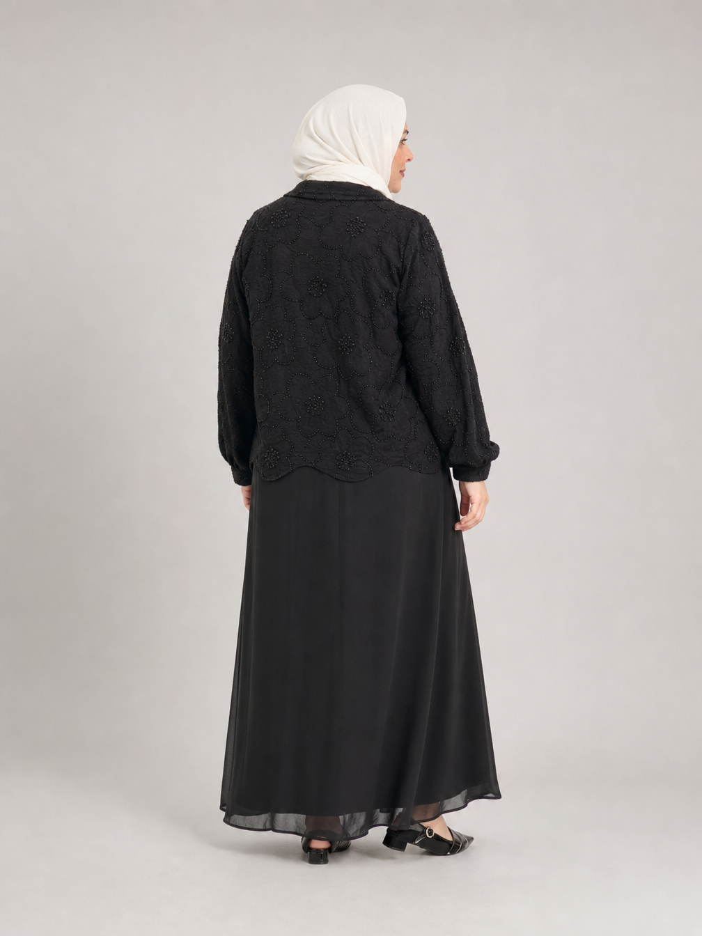FEYZA ABİYE ETEKLİ TAKIM